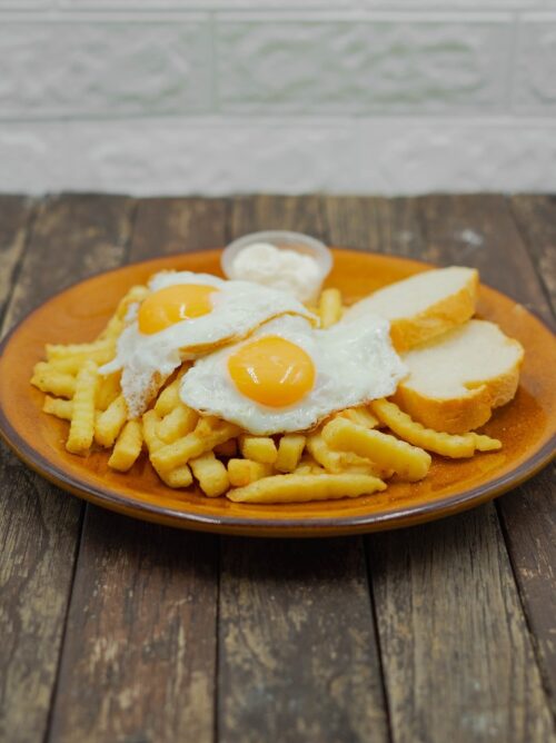 HUEVOS CON PATATAS